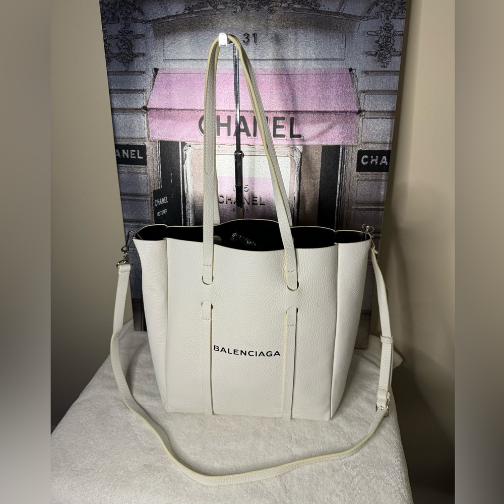 EUC Balenciaga Everyday Small Leather Logo Tote Bag